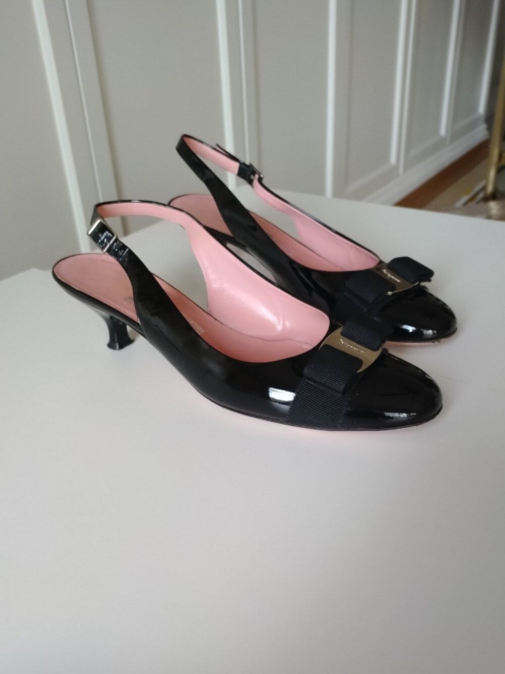 Ferragamo Black Patent Bow Slingback Kitten Heels, 8 1/2 B - Picture 2 of 13